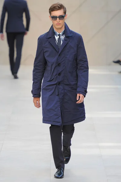 Look 4